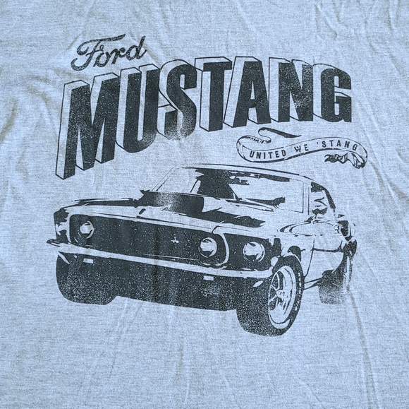 Official Licensed Ford Mustang🐎 Graphic Tee👕 - NWT - Picture 3 of 12